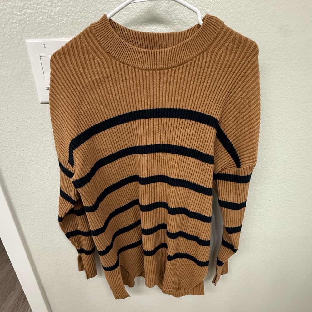 Abercrombie & Fitch Tan and Black Striped Sweater